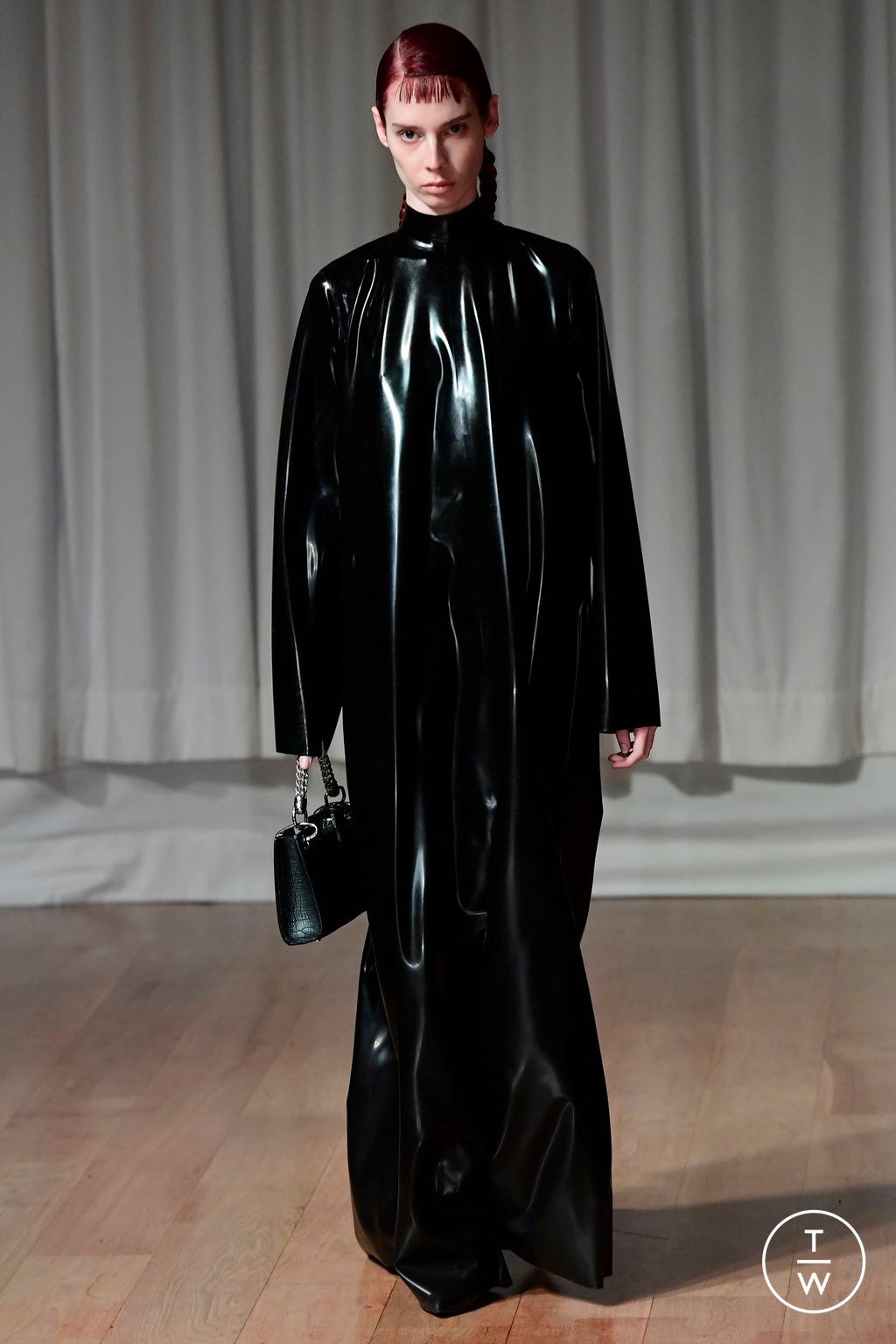 Fashion Week Paris Fall/Winter 2023 look 28 from the AVELLANO collection womenswear