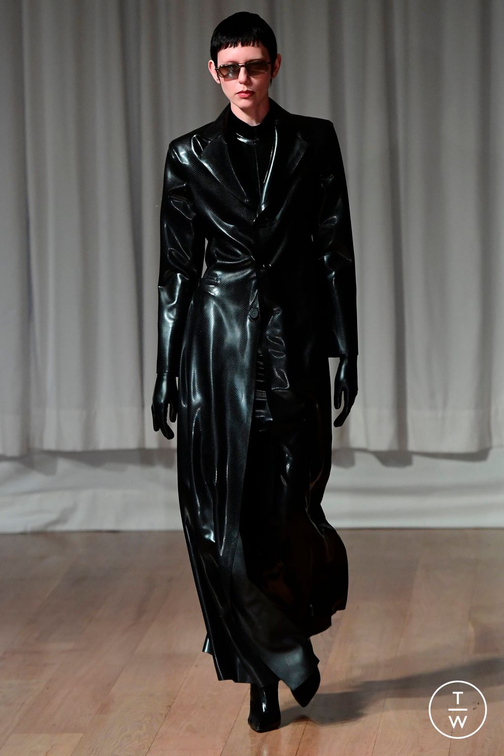Fashion Week Paris Fall/Winter 2023 look 30 from the AVELLANO collection womenswear