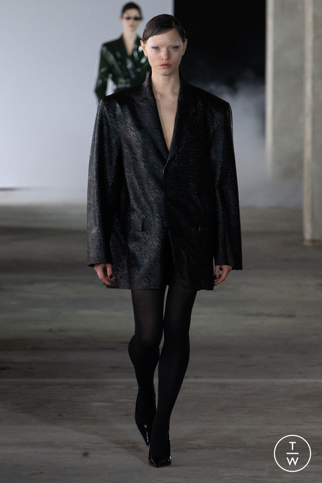 Fashion Week Paris Fall/Winter 2024 look 2 de la collection AVELLANO womenswear