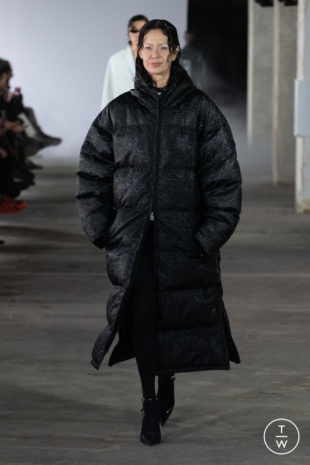 Fashion Week Paris Fall/Winter 2024 look 9 from the AVELLANO collection womenswear