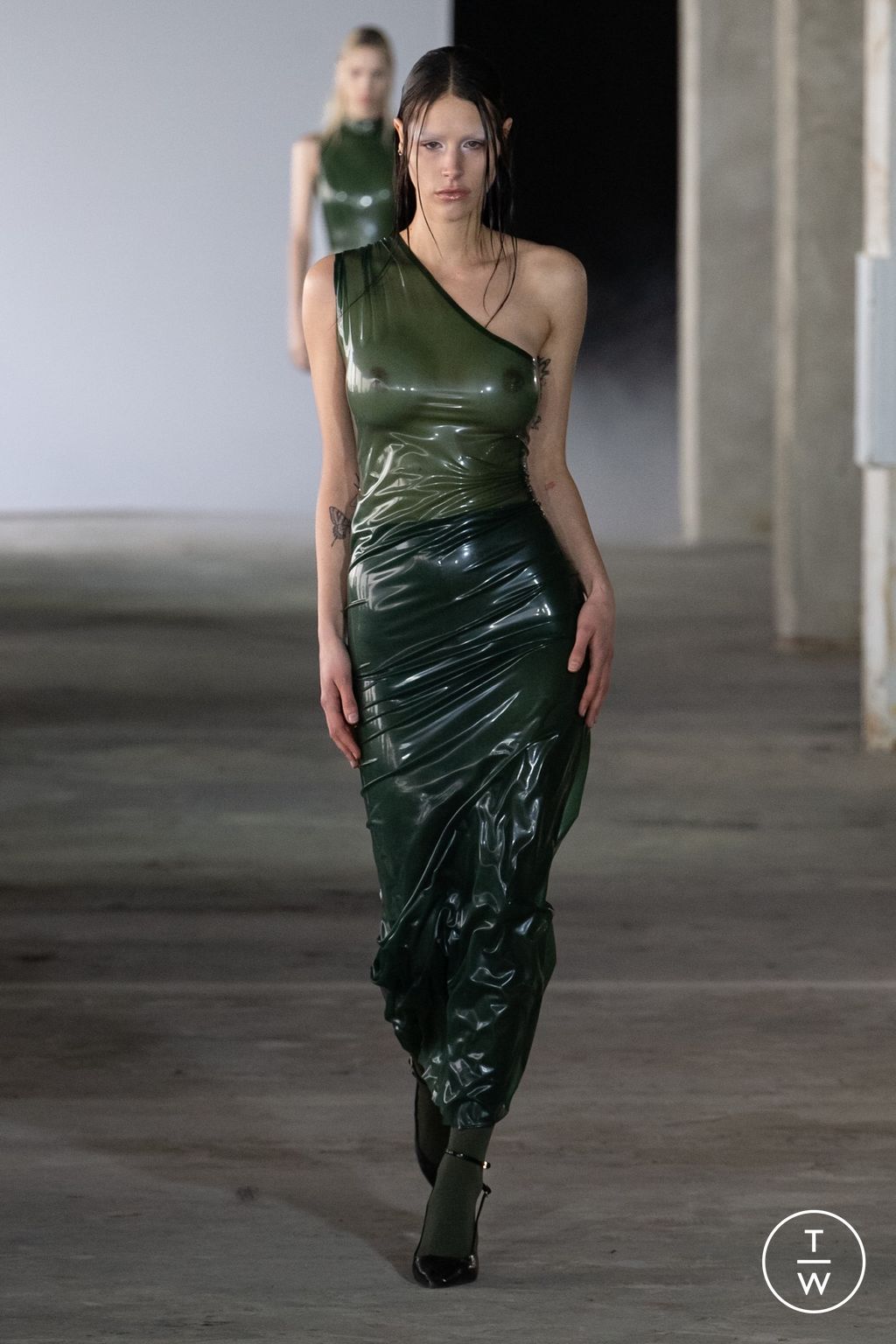 Fashion Week Paris Fall/Winter 2024 look 16 from the AVELLANO collection 女装