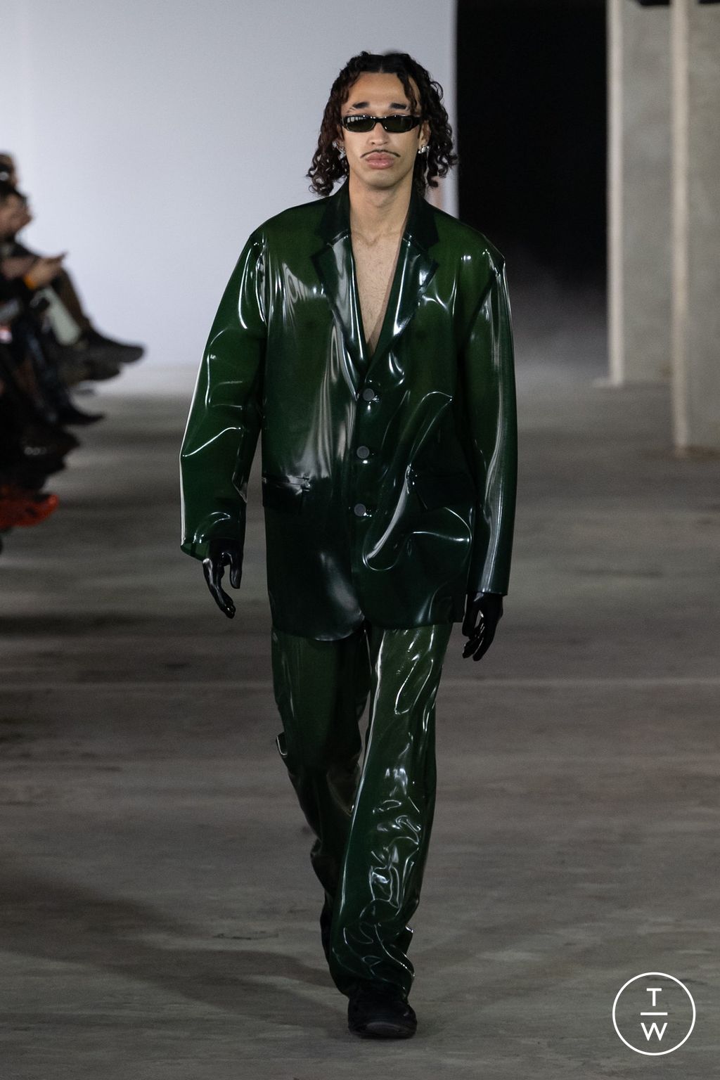 Fashion Week Paris Fall/Winter 2024 look 20 from the AVELLANO collection 女装