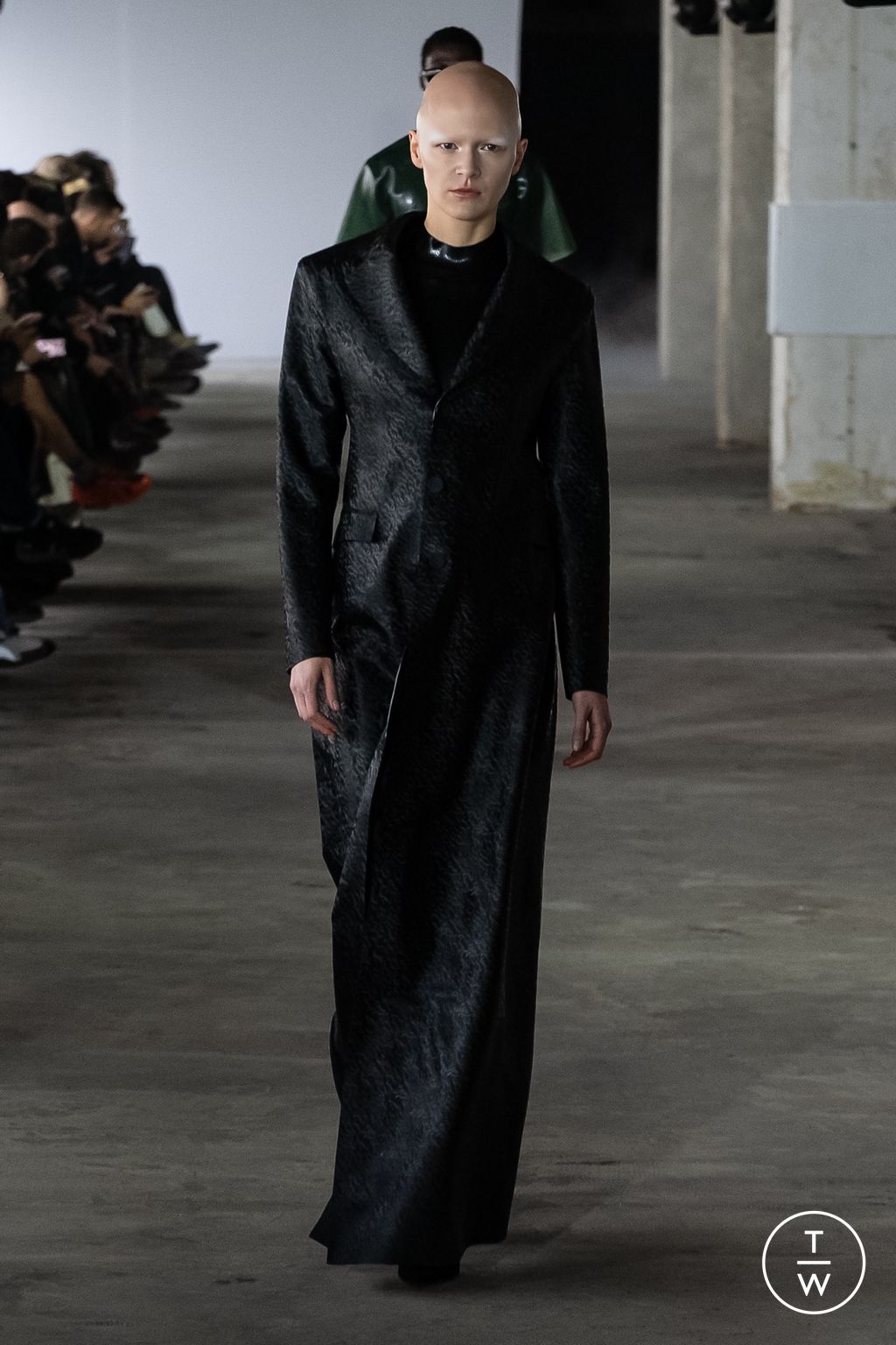 Fashion Week Paris Fall/Winter 2024 look 27 from the AVELLANO collection 女装