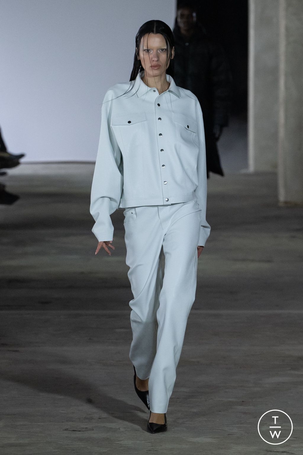 Fashion Week Paris Fall/Winter 2024 look 33 from the AVELLANO collection 女装