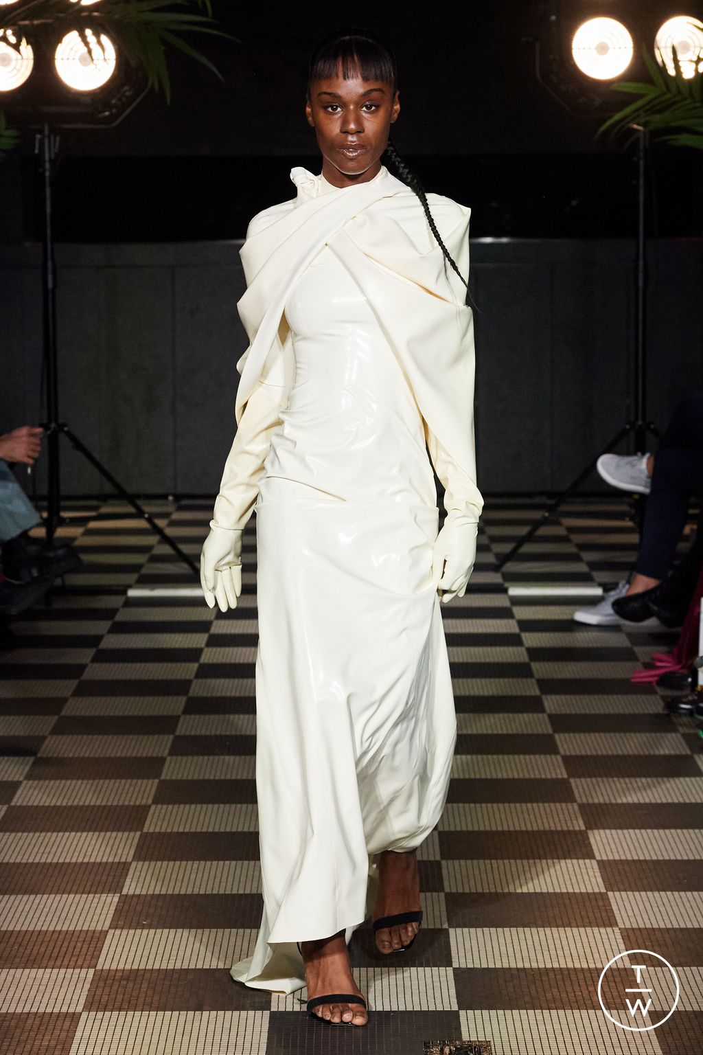 Fashion Week Paris Spring/Summer 2023 look 25 from the AVELLANO collection womenswear