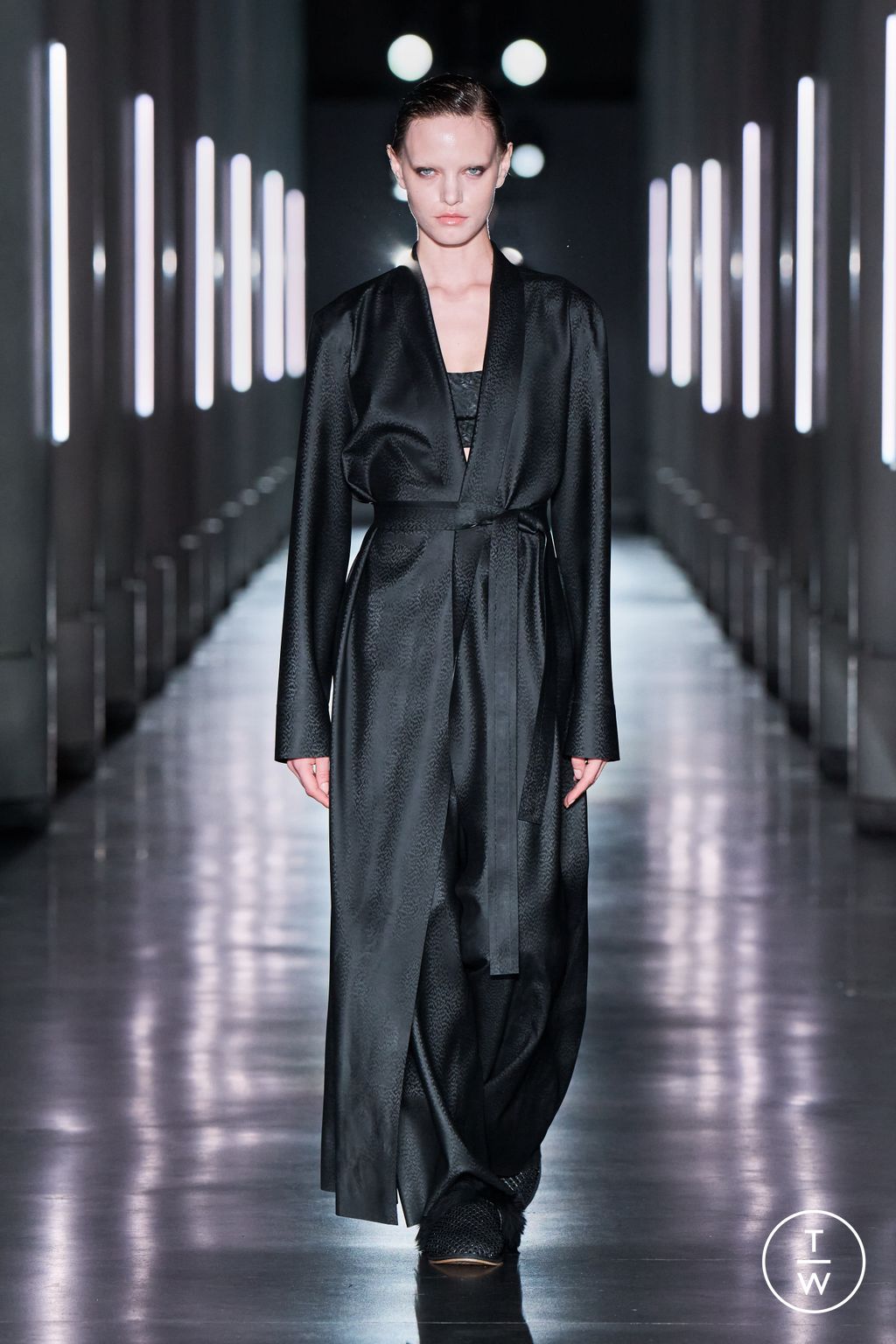 Fashion Week Paris Spring/Summer 2024 look 2 from the AVELLANO collection womenswear