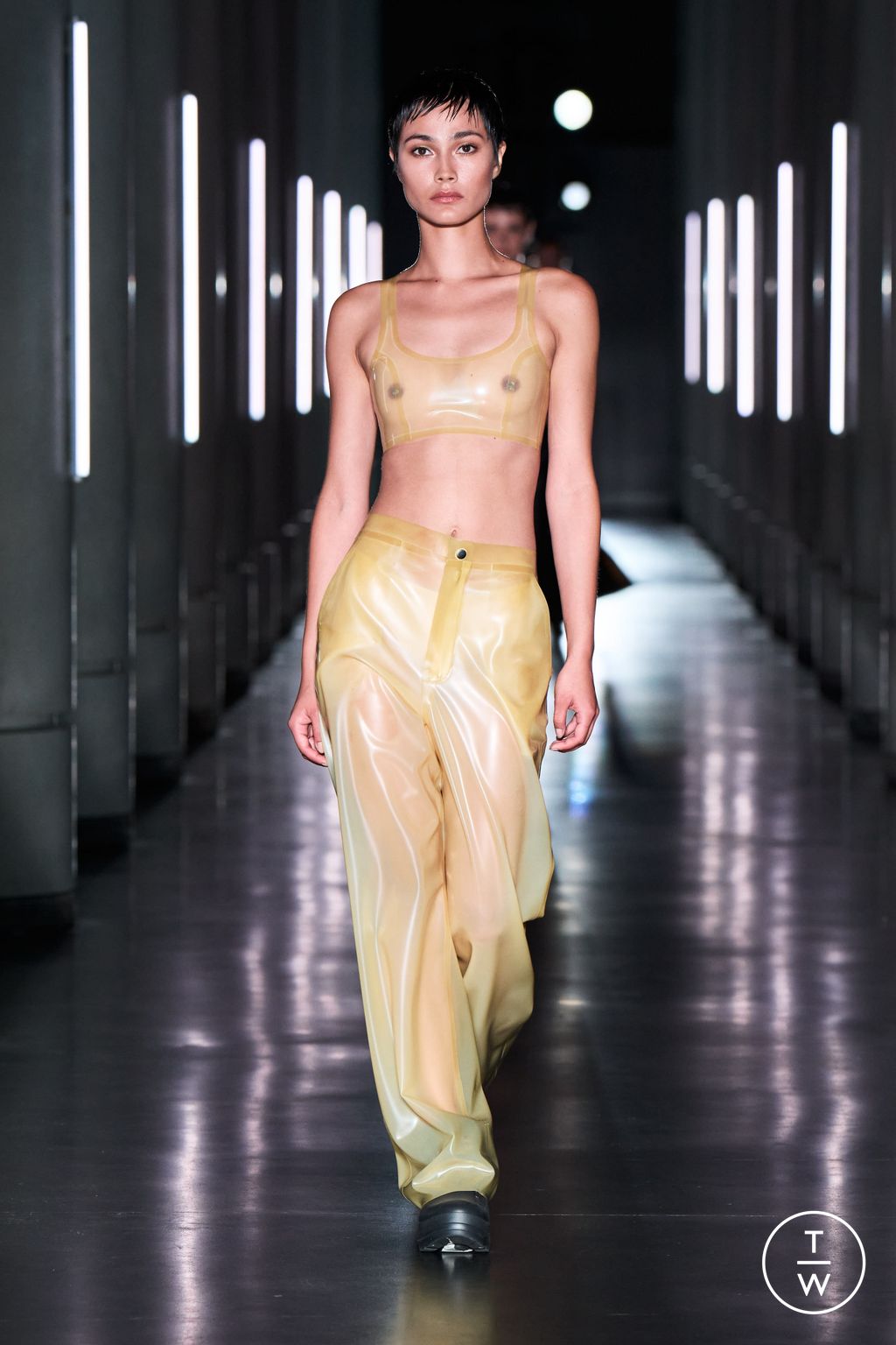 Fashion Week Paris Spring/Summer 2024 look 18 from the AVELLANO collection 女装