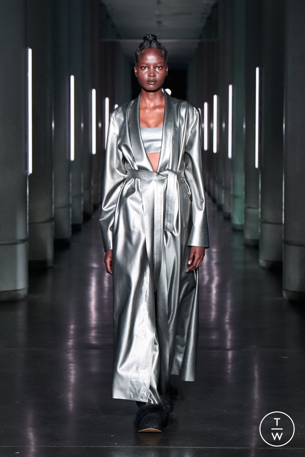 Fashion Week Paris Spring/Summer 2024 look 27 from the AVELLANO collection 女装