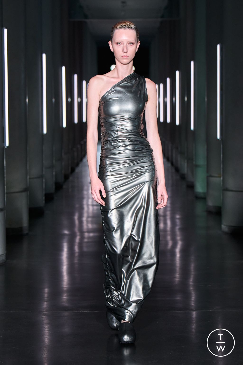 Fashion Week Paris Spring/Summer 2024 look 29 from the AVELLANO collection 女装