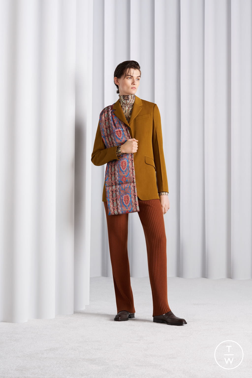 Fashion Week Paris Fall/Winter 2021 look 1 from the Paul Smith collection womenswear