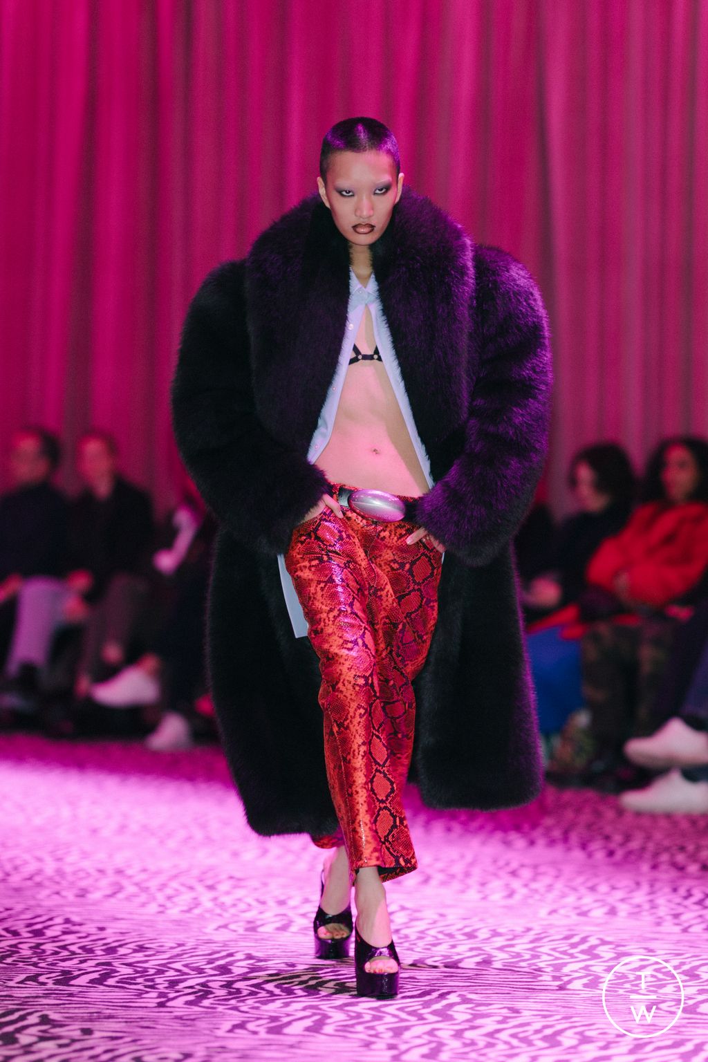 Fashion Week New York Fall/Winter 2023 look 1 de la collection Alexander Wang womenswear