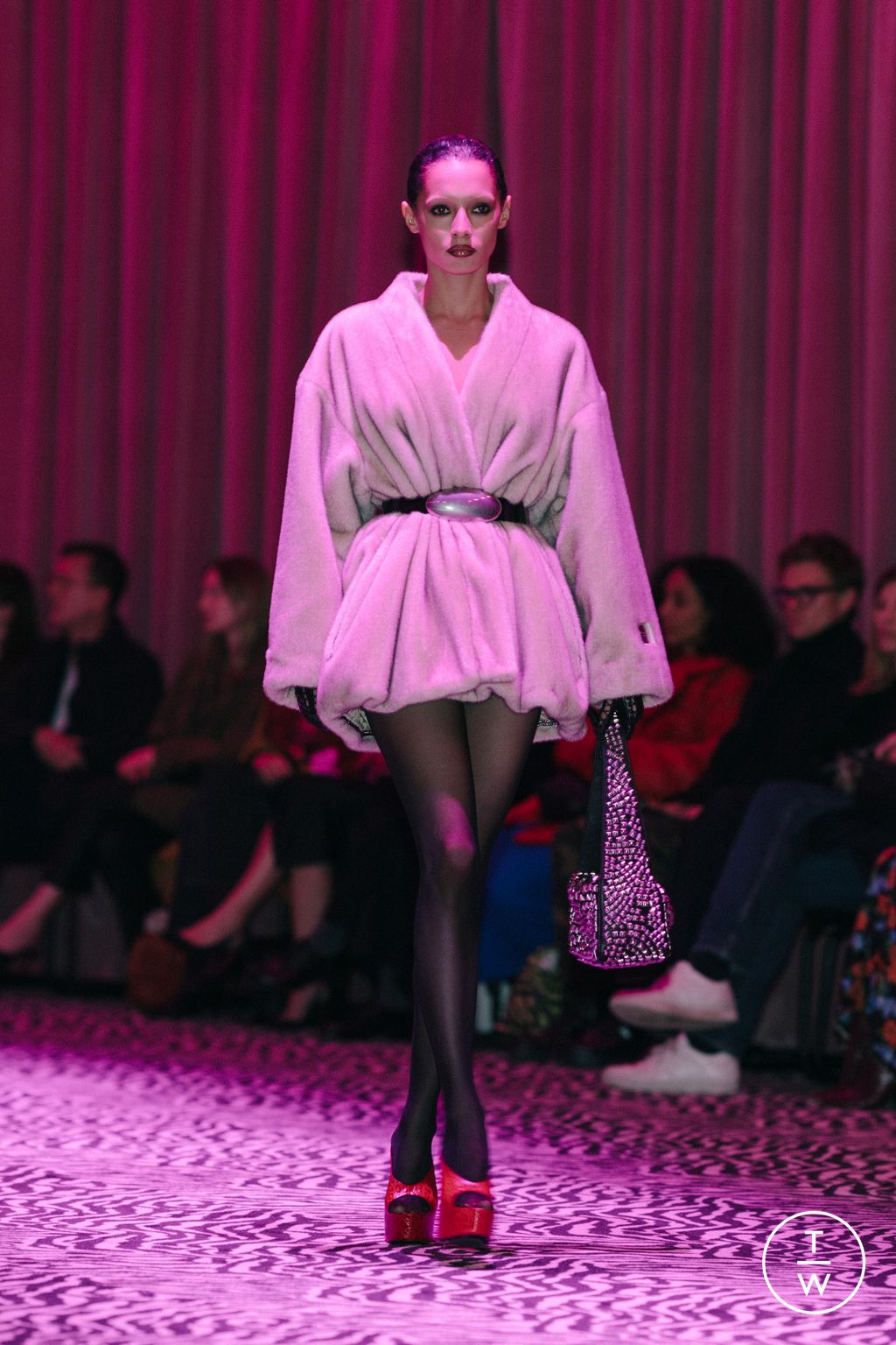 Fashion Week New York Fall/Winter 2023 look 14 de la collection Alexander Wang womenswear