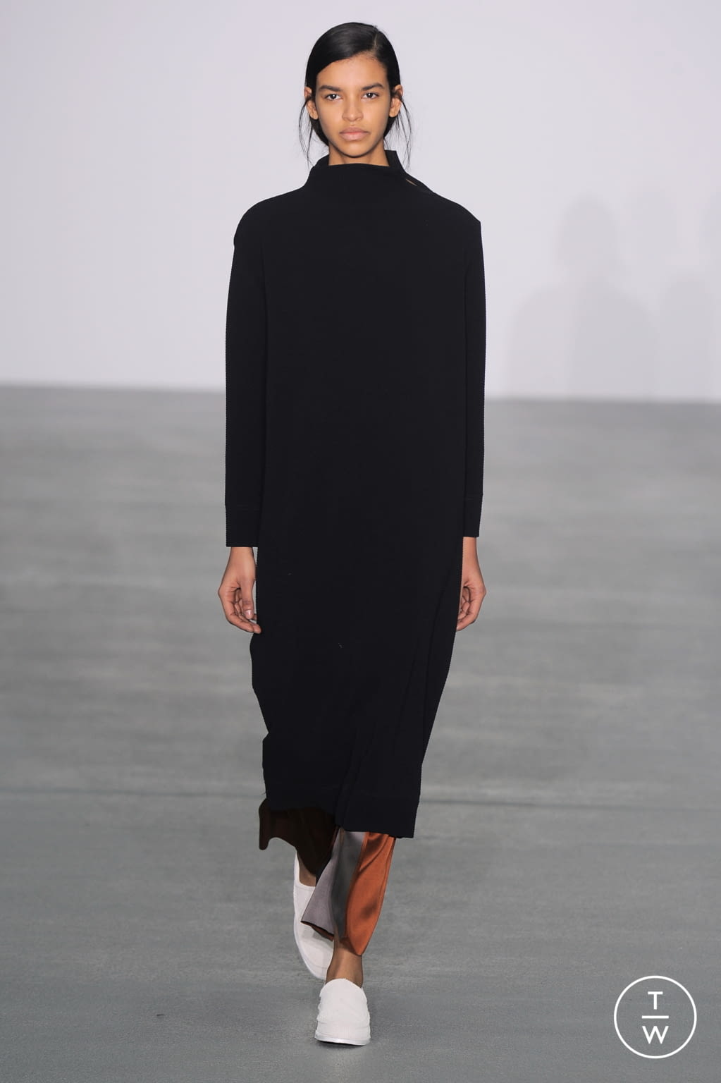 Fashion Week London Fall/Winter 2016 look 14 from the 1205 collection 女装