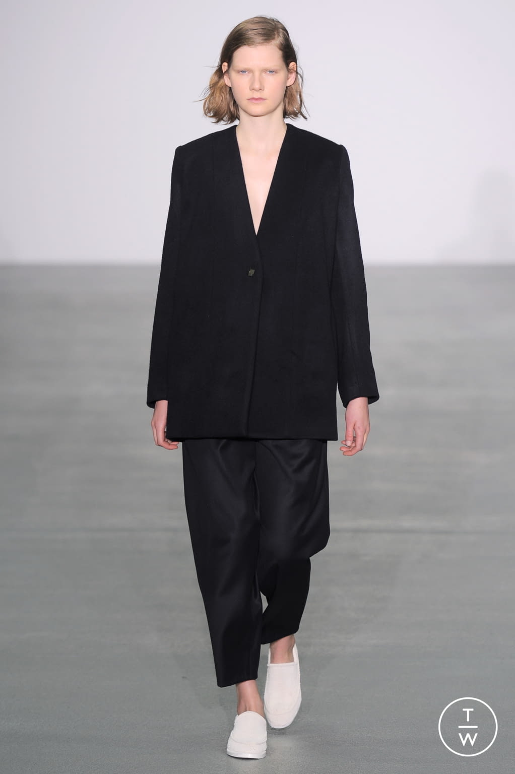 Fashion Week London Fall/Winter 2016 look 15 from the 1205 collection 女装