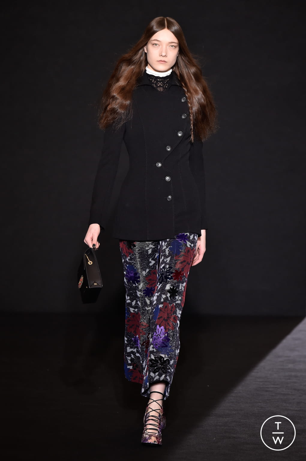 Fashion Week Paris Fall/Winter 2016 look 10 de la collection Roland Mouret womenswear