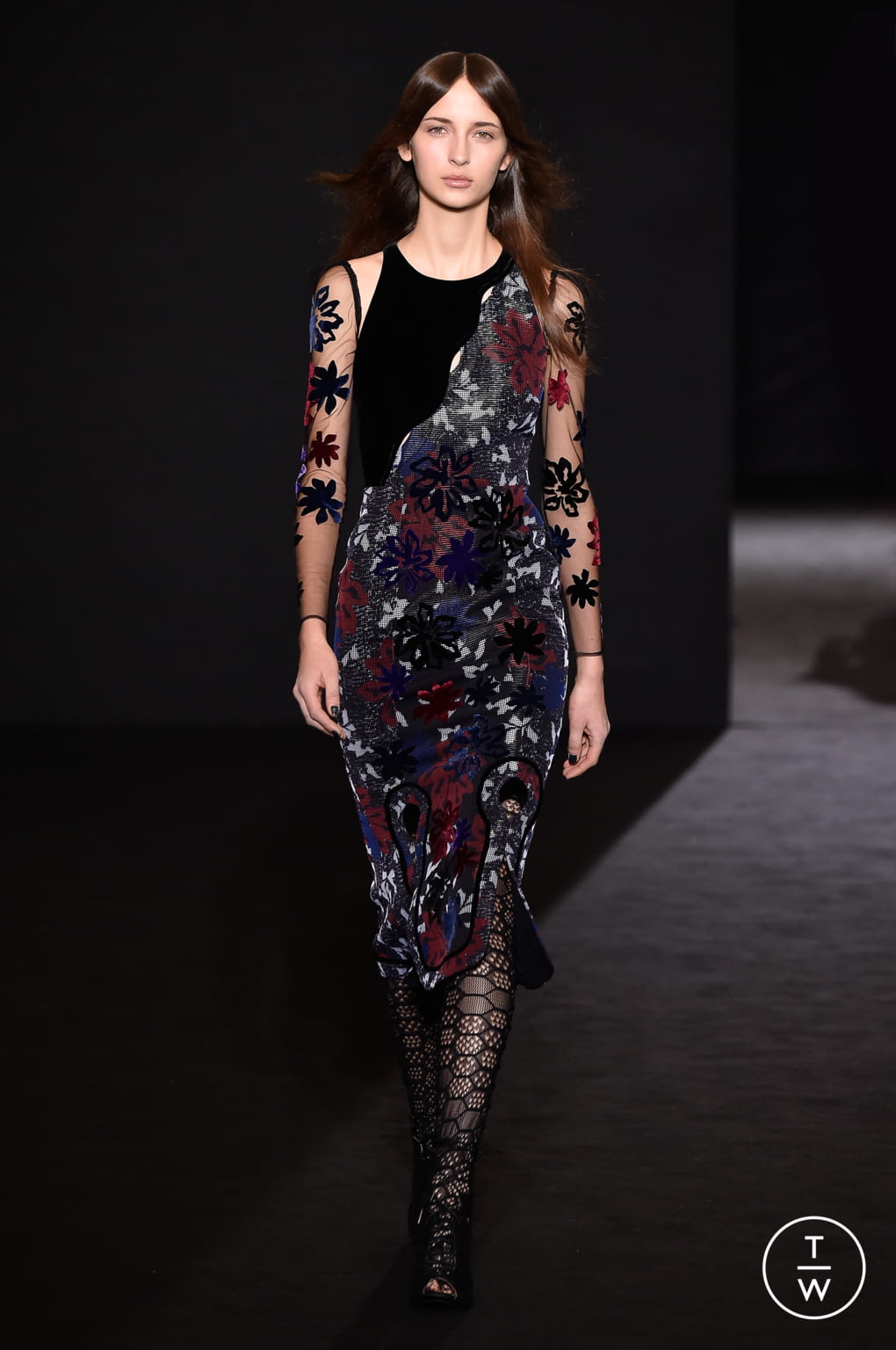 Fashion Week Paris Fall/Winter 2016 look 12 from the Roland Mouret collection womenswear
