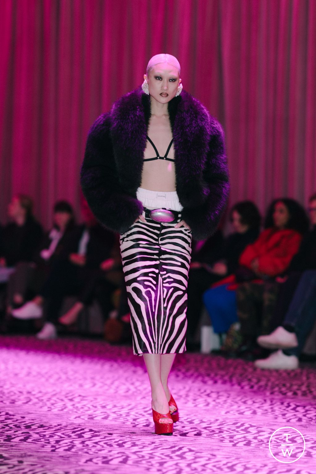 Fashion Week New York Fall/Winter 2023 look 2 from the Alexander Wang collection 女装