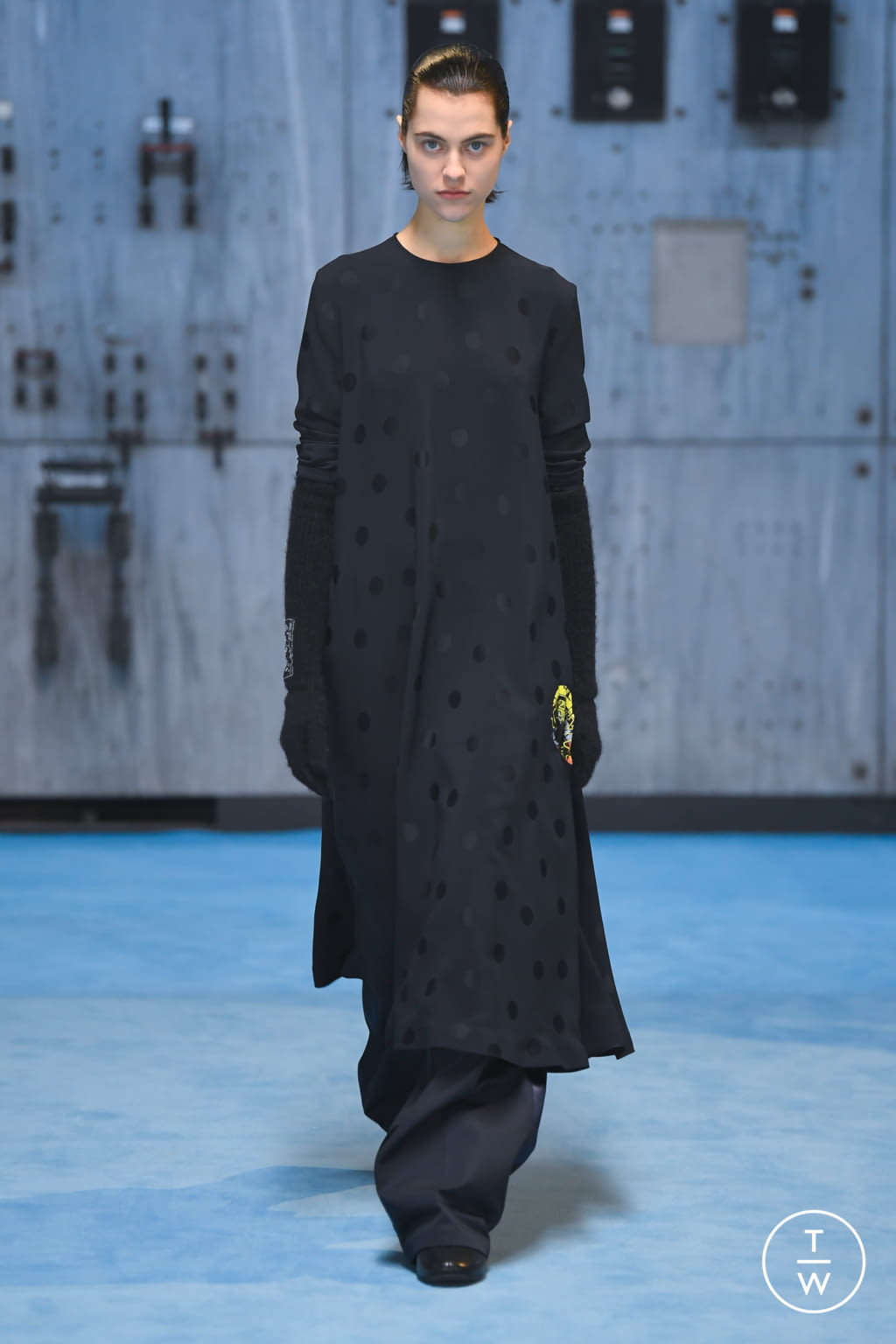 Fashion Week Paris Fall/Winter 2021 look 13 from the Raf Simons collection womenswear