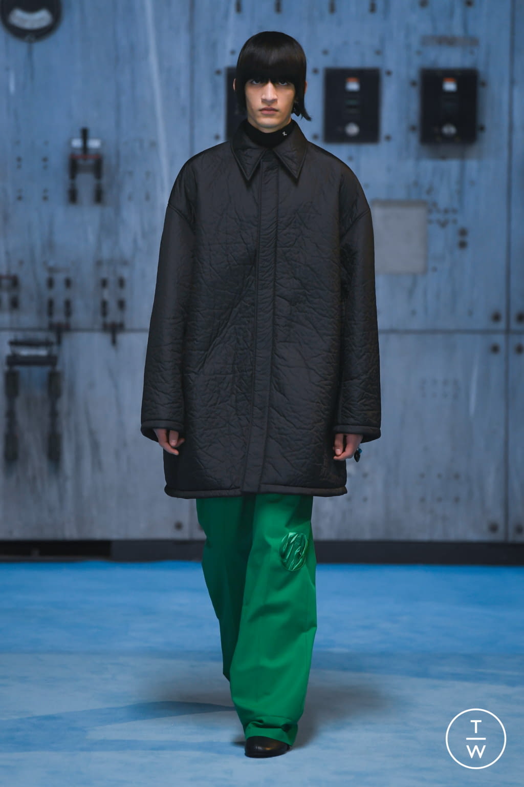 Fashion Week Paris Fall/Winter 2021 look 15 from the Raf Simons collection womenswear