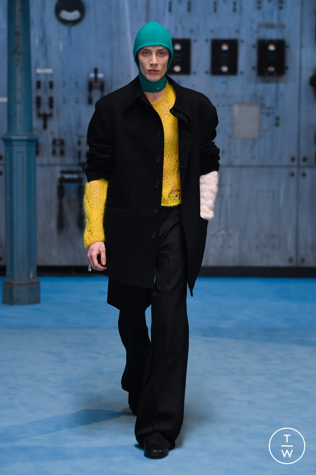 Fashion Week Paris Fall/Winter 2021 look 41 from the Raf Simons collection womenswear