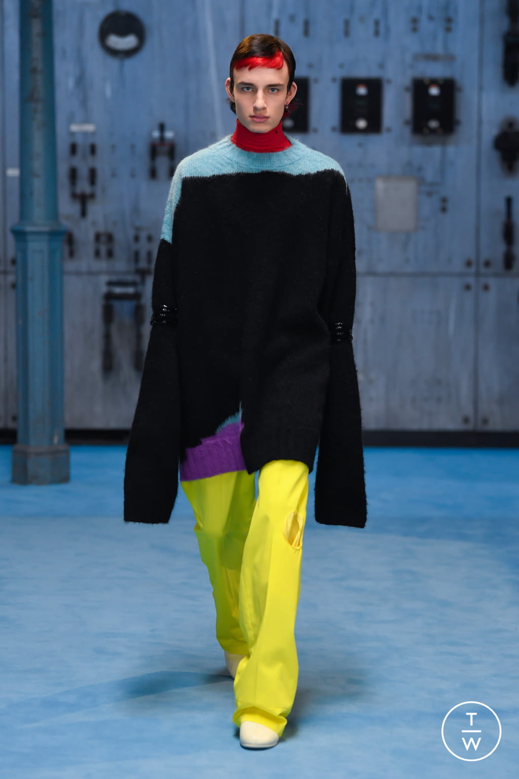 Fashion Week Paris Fall/Winter 2021 look 42 from the Raf Simons collection womenswear