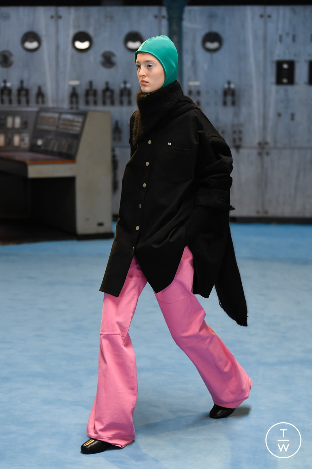 Fashion Week Paris Fall/Winter 2021 look 46 de la collection Raf Simons womenswear