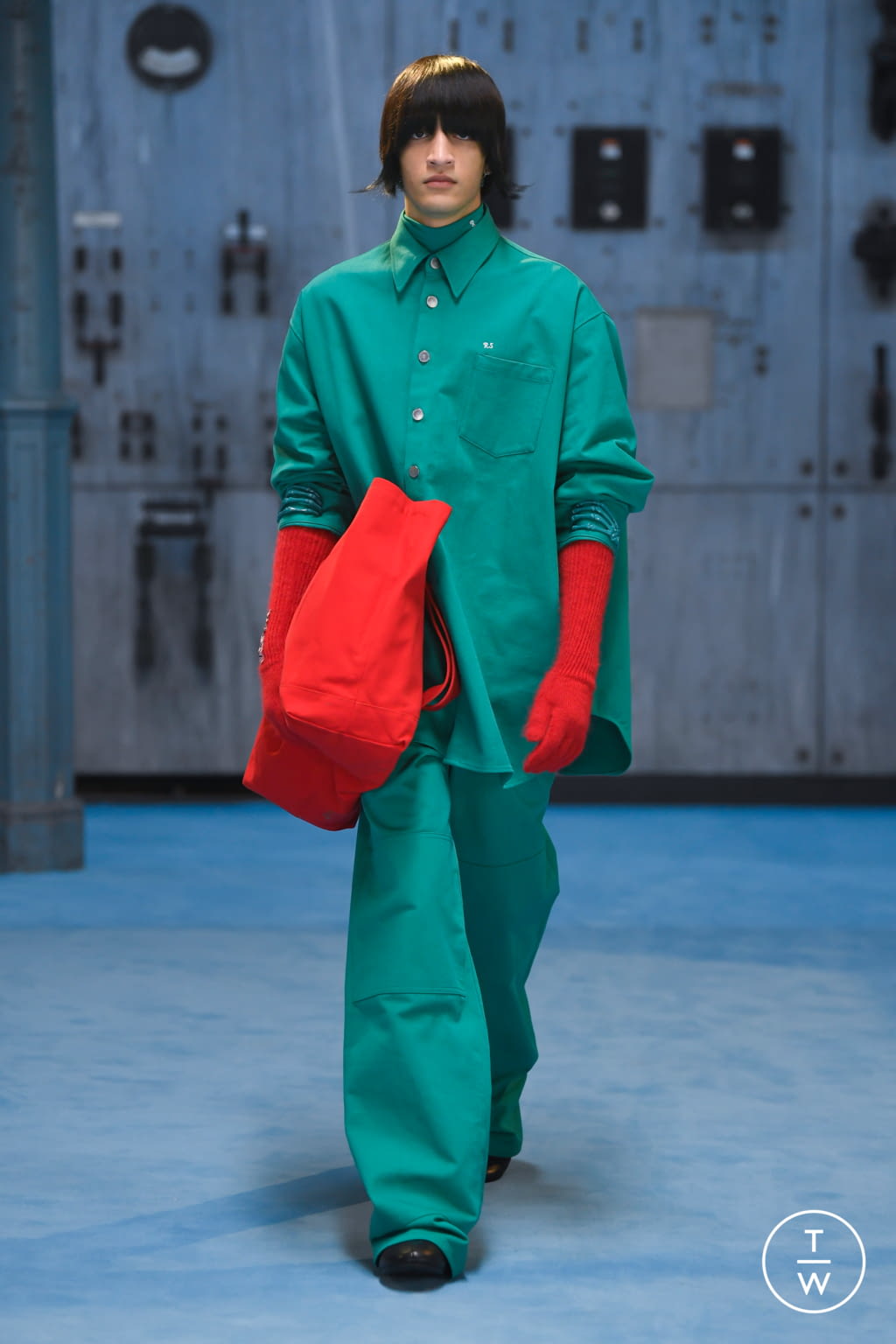 Fashion Week Paris Fall/Winter 2021 look 48 from the Raf Simons collection 女装
