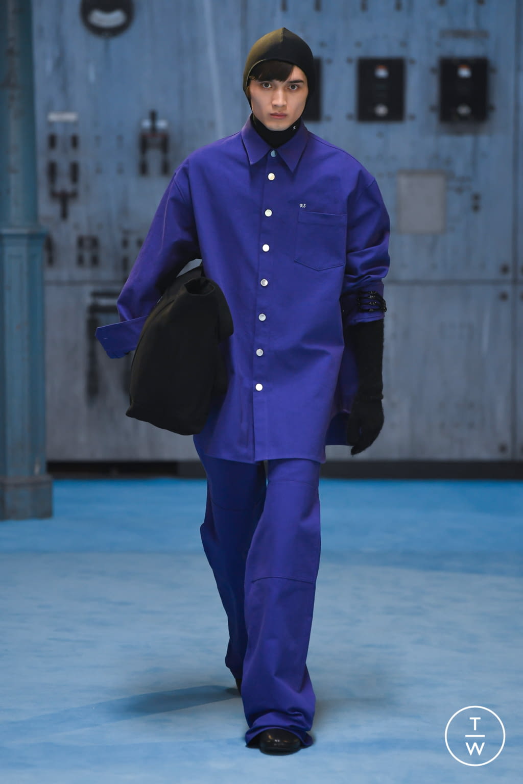 Fashion Week Paris Fall/Winter 2021 look 49 from the Raf Simons collection womenswear