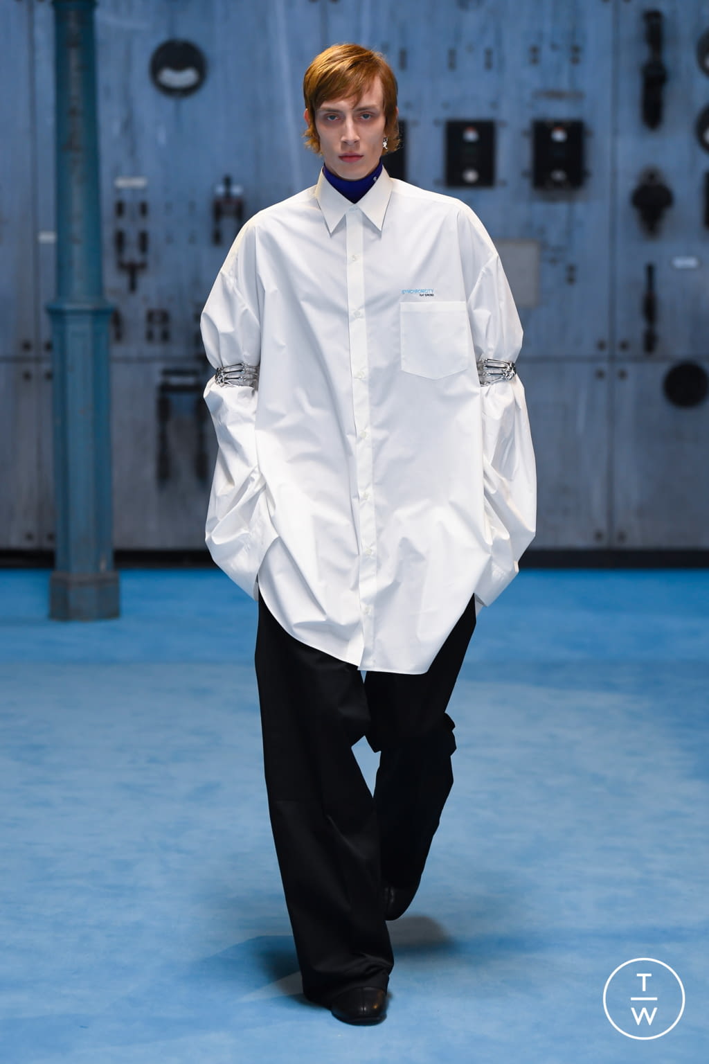 Fashion Week Paris Fall/Winter 2021 look 51 from the Raf Simons collection womenswear
