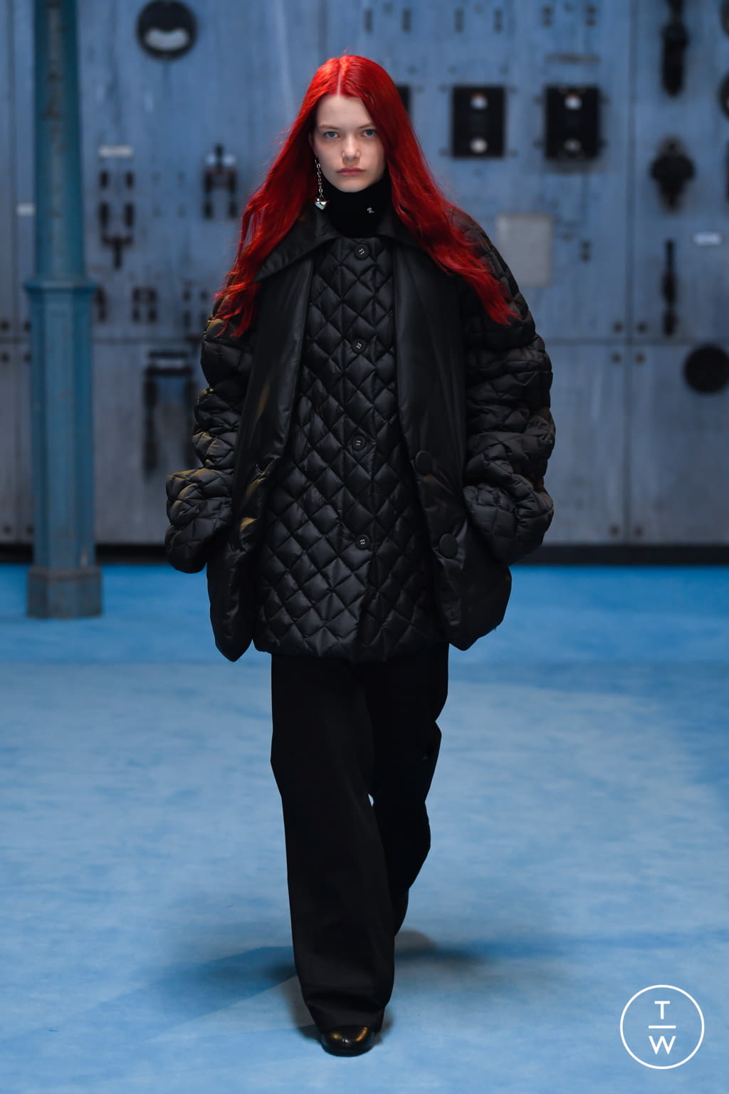 Fashion Week Paris Fall/Winter 2021 look 54 from the Raf Simons collection 女装