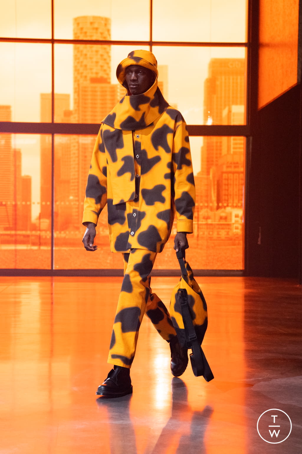 Fashion Week London Fall/Winter 2021 look 7 from the Qasimi collection menswear