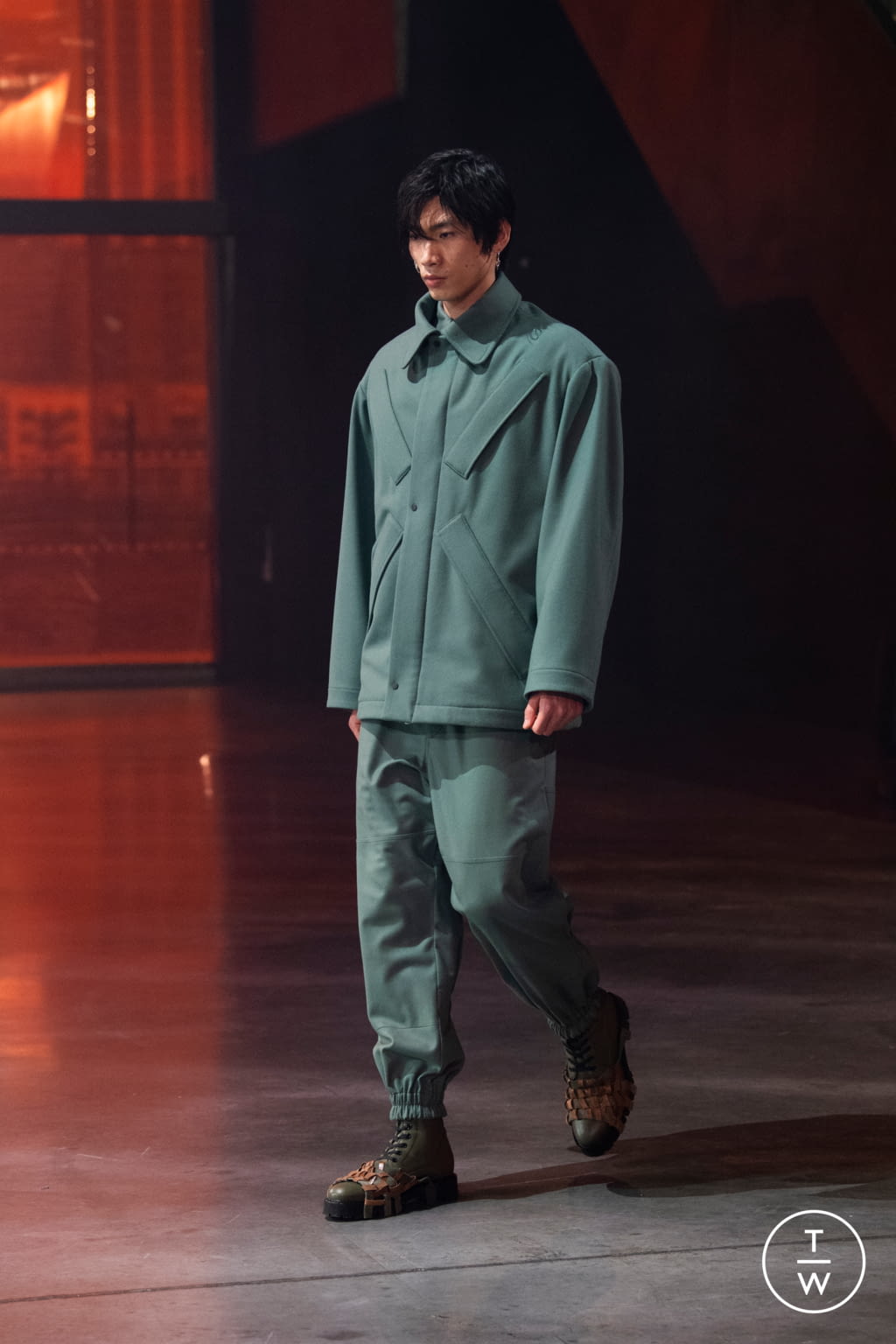 Fashion Week London Fall/Winter 2021 look 24 from the Qasimi collection 男装