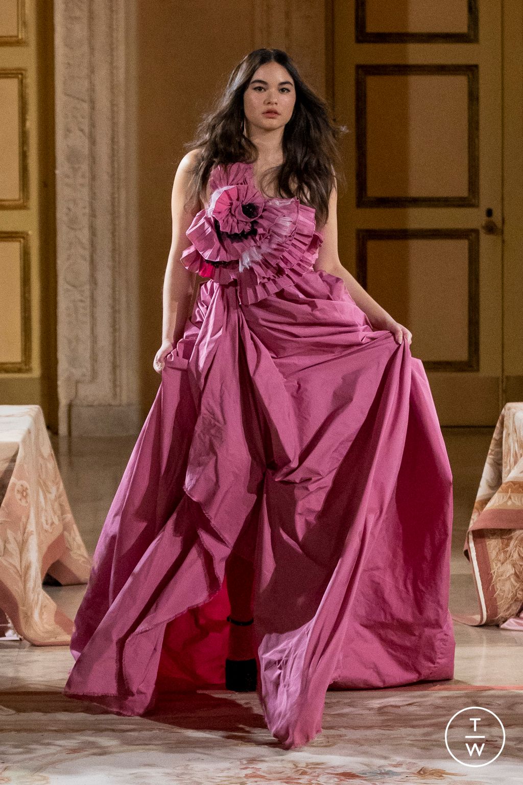 Fashion Week New York Fall/Winter 2023 look 31 from the LoveShackFancy collection 女装
