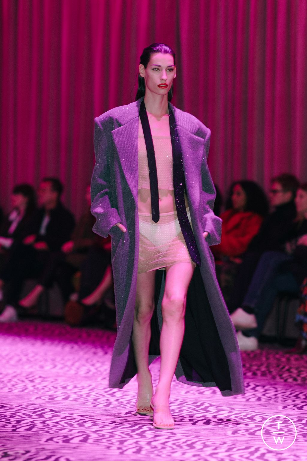 Fashion Week New York Fall/Winter 2023 look 28 from the Alexander Wang collection womenswear