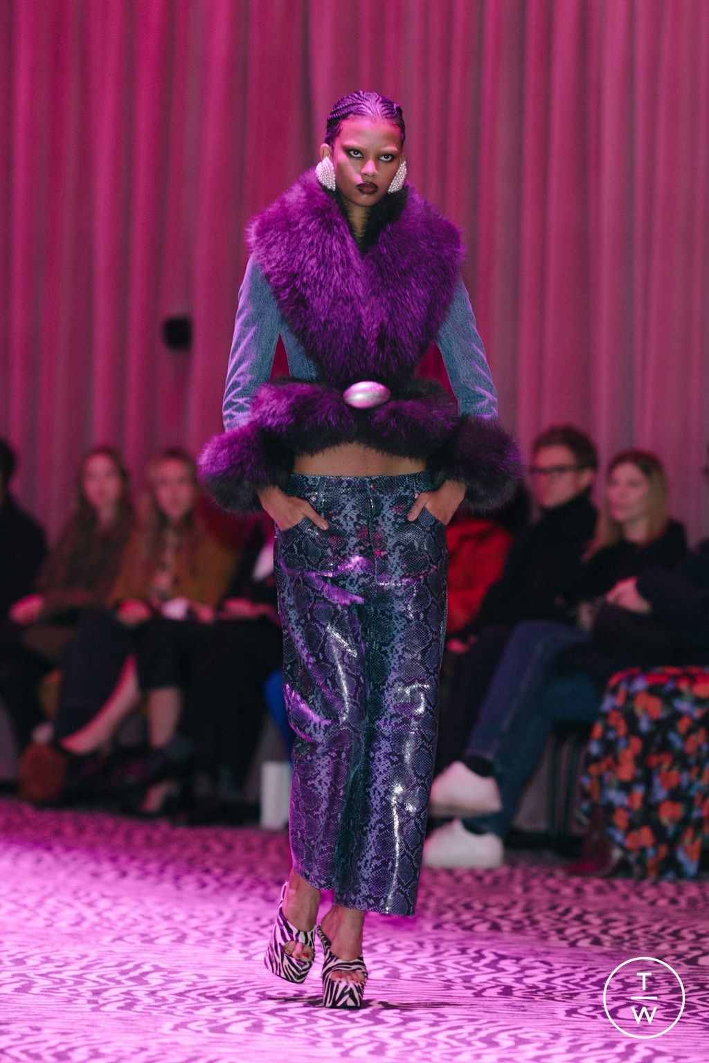 Fashion Week New York Fall/Winter 2023 look 3 de la collection Alexander Wang womenswear