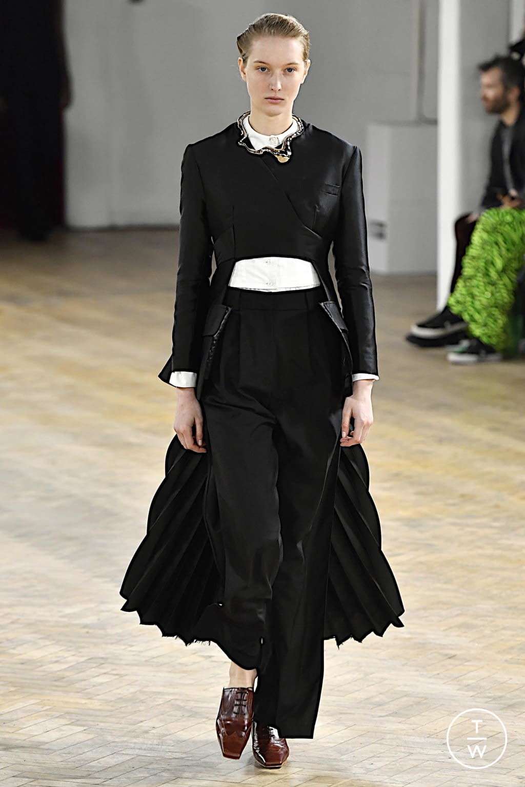 Fashion Week London Fall/Winter 2020 look 3 from the A.W.A.K.E MODE collection womenswear