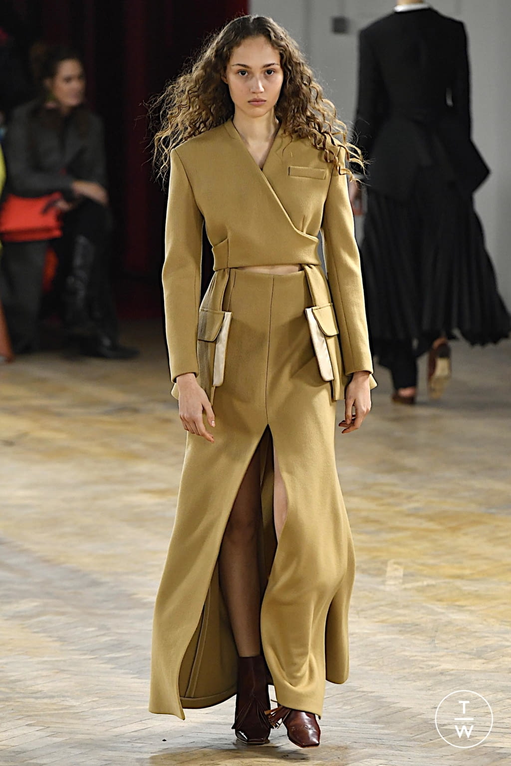 Fashion Week London Fall/Winter 2020 look 6 from the A.W.A.K.E MODE collection womenswear