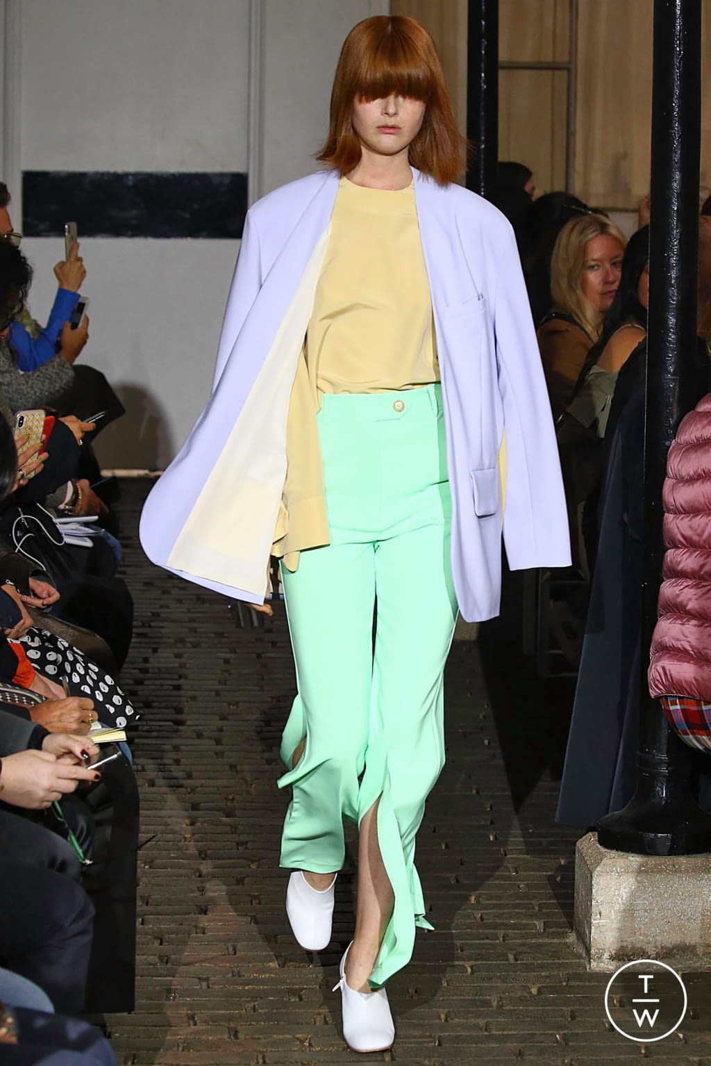 S/S19 A.W.A.K.E MODE Look 27