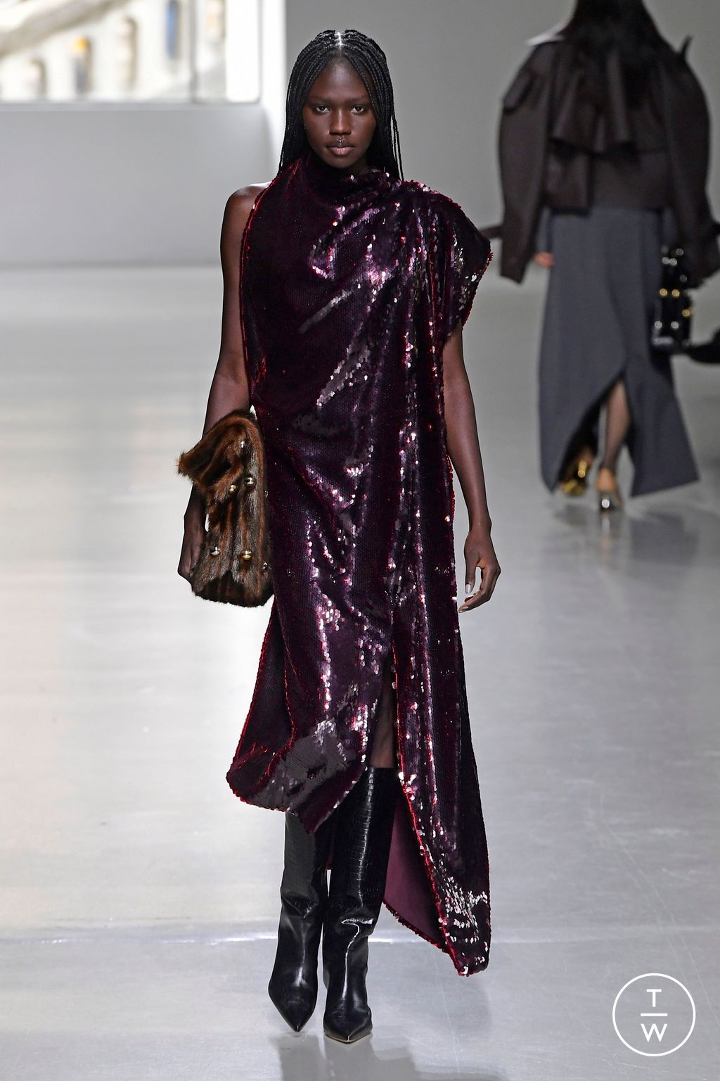 Fashion Week Paris Fall/Winter 2023 look 2 de la collection A.W.A.K.E MODE womenswear