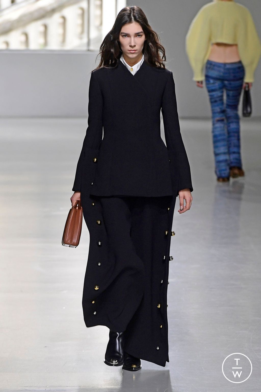 Fashion Week Paris Fall/Winter 2023 look 8 from the A.W.A.K.E MODE collection womenswear