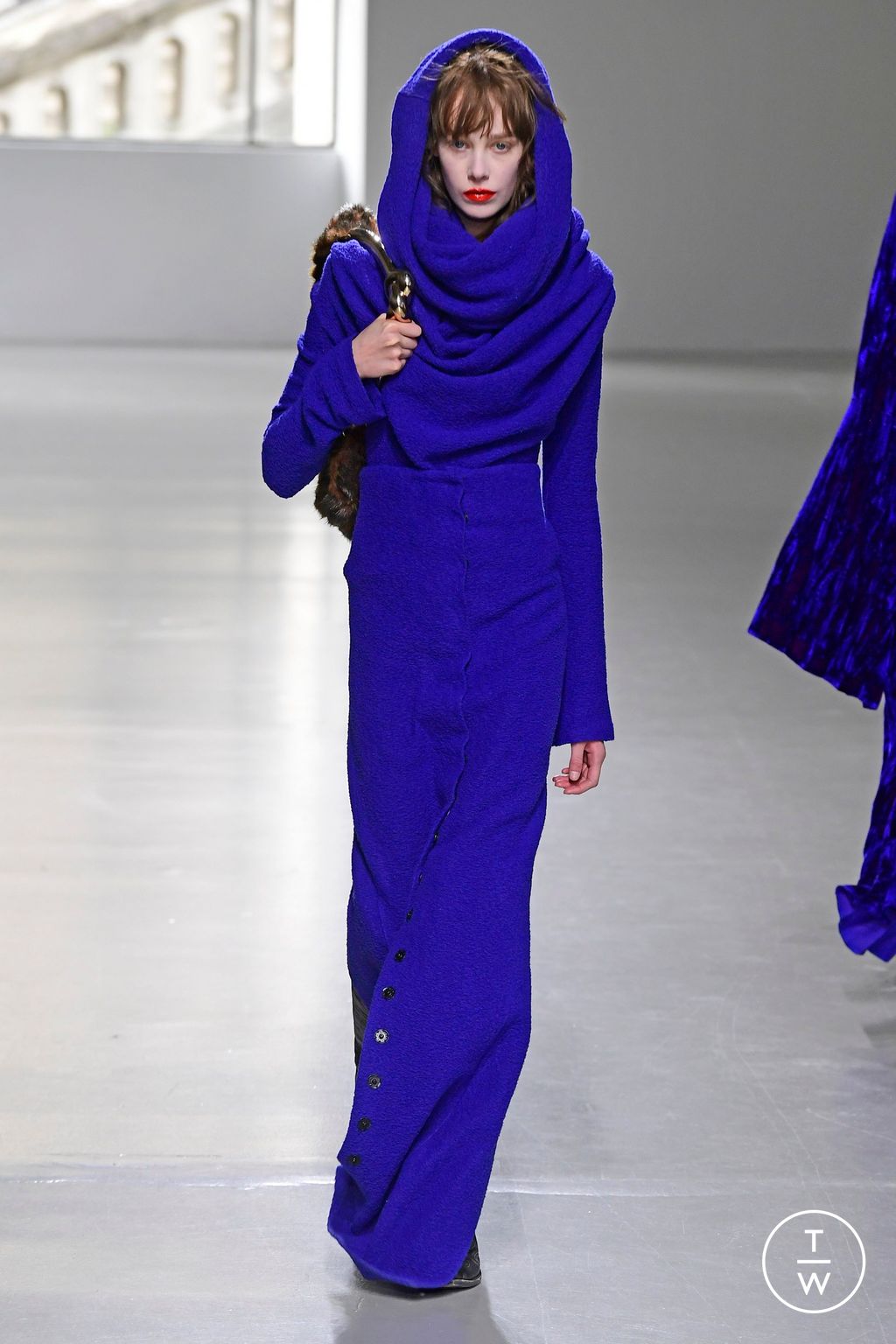 Fashion Week Paris Fall/Winter 2023 look 10 de la collection A.W.A.K.E MODE womenswear