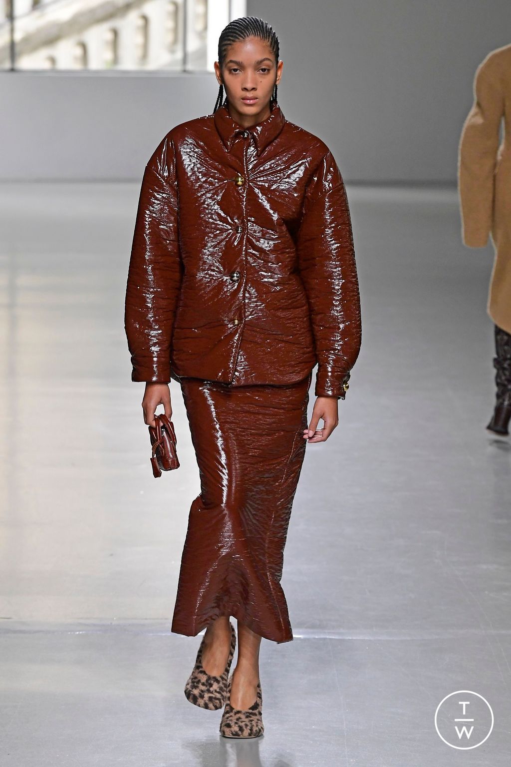 Fashion Week Paris Fall/Winter 2023 look 13 from the A.W.A.K.E MODE collection womenswear