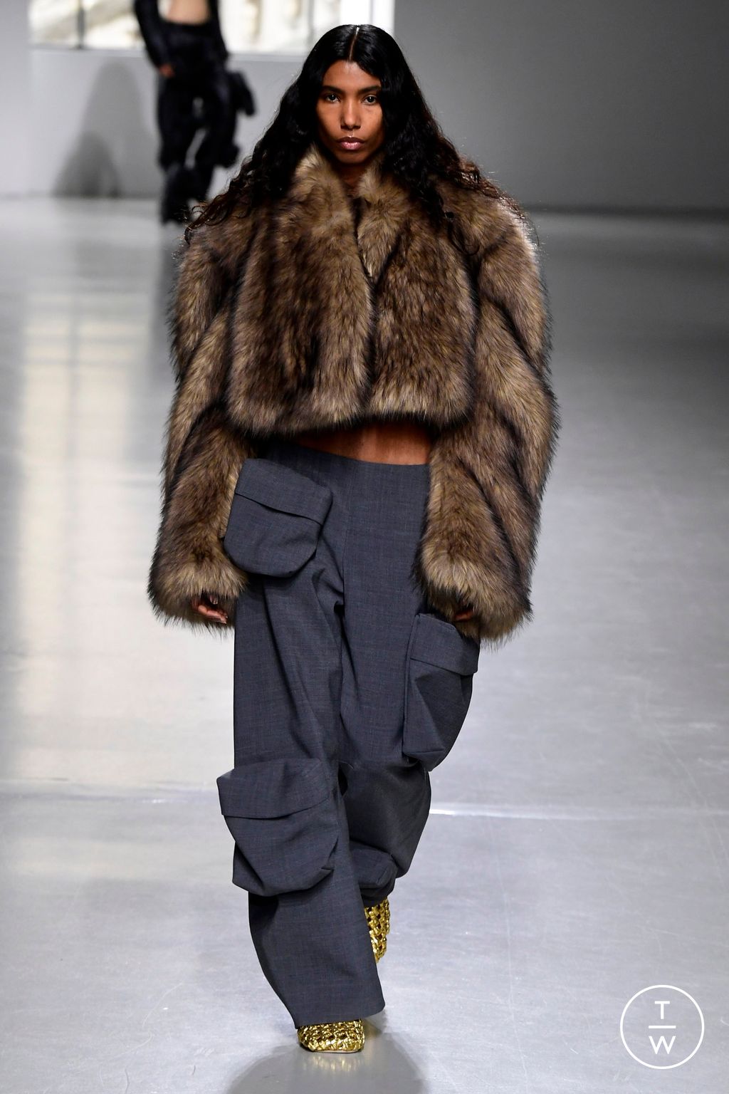 Fashion Week Paris Fall/Winter 2023 look 28 from the A.W.A.K.E MODE collection 女装