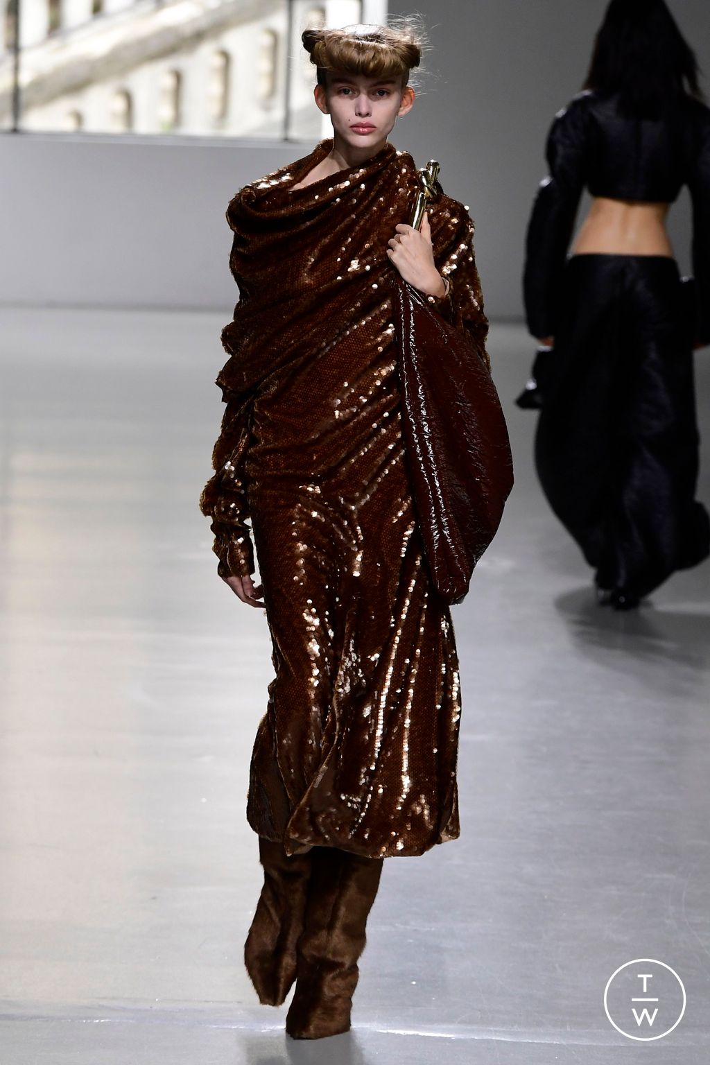 Fashion Week Paris Fall/Winter 2023 look 30 from the A.W.A.K.E MODE collection 女装