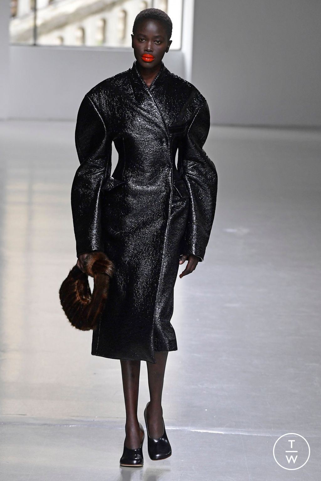 Fashion Week Paris Fall/Winter 2023 look 32 de la collection A.W.A.K.E MODE womenswear