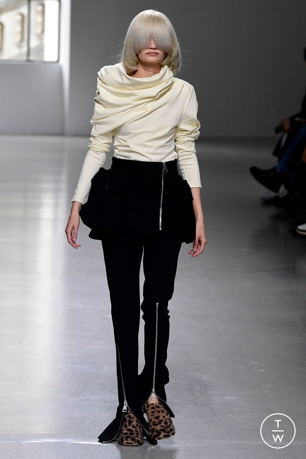 Fashion Week Paris Fall/Winter 2023 look 35 de la collection A.W.A.K.E MODE womenswear