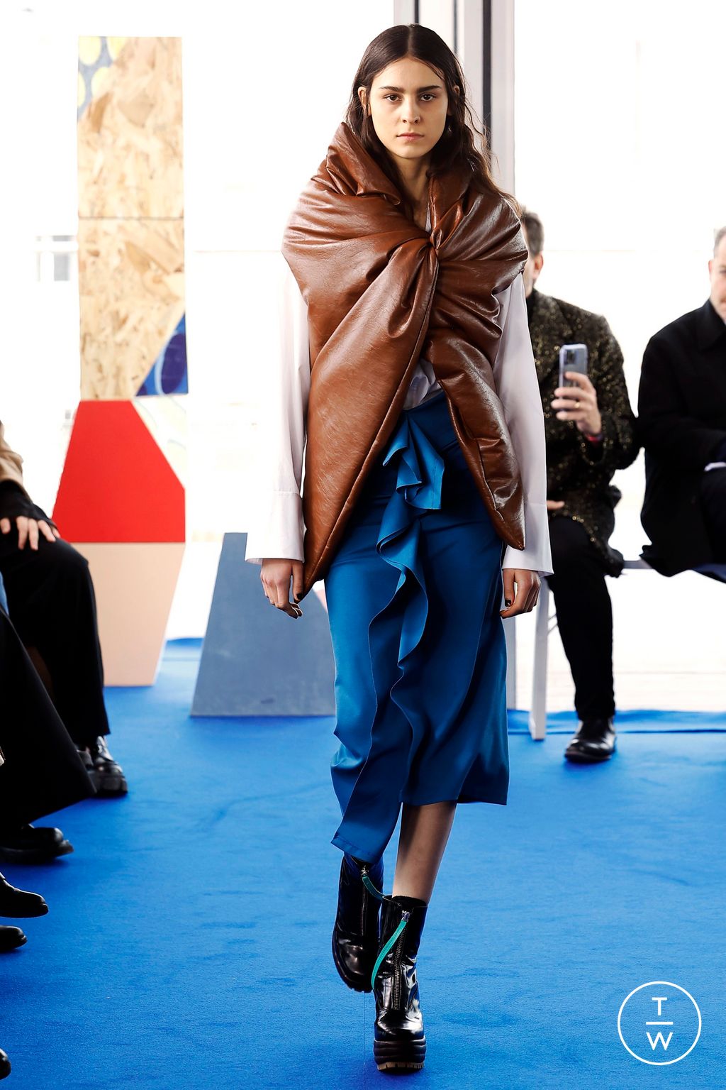 Fashion Week Paris Fall/Winter 2023 look 2 de la collection AZ Factory womenswear