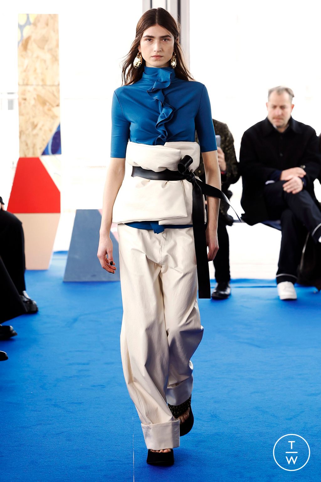 Fashion Week Paris Fall/Winter 2023 look 4 from the AZ Factory collection 女装