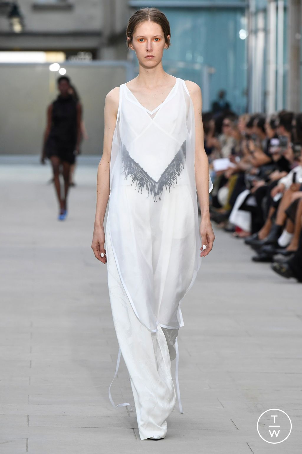 Fashion Week Paris Spring/Summer 2024 look 14 from the AZ Factory collection 女装