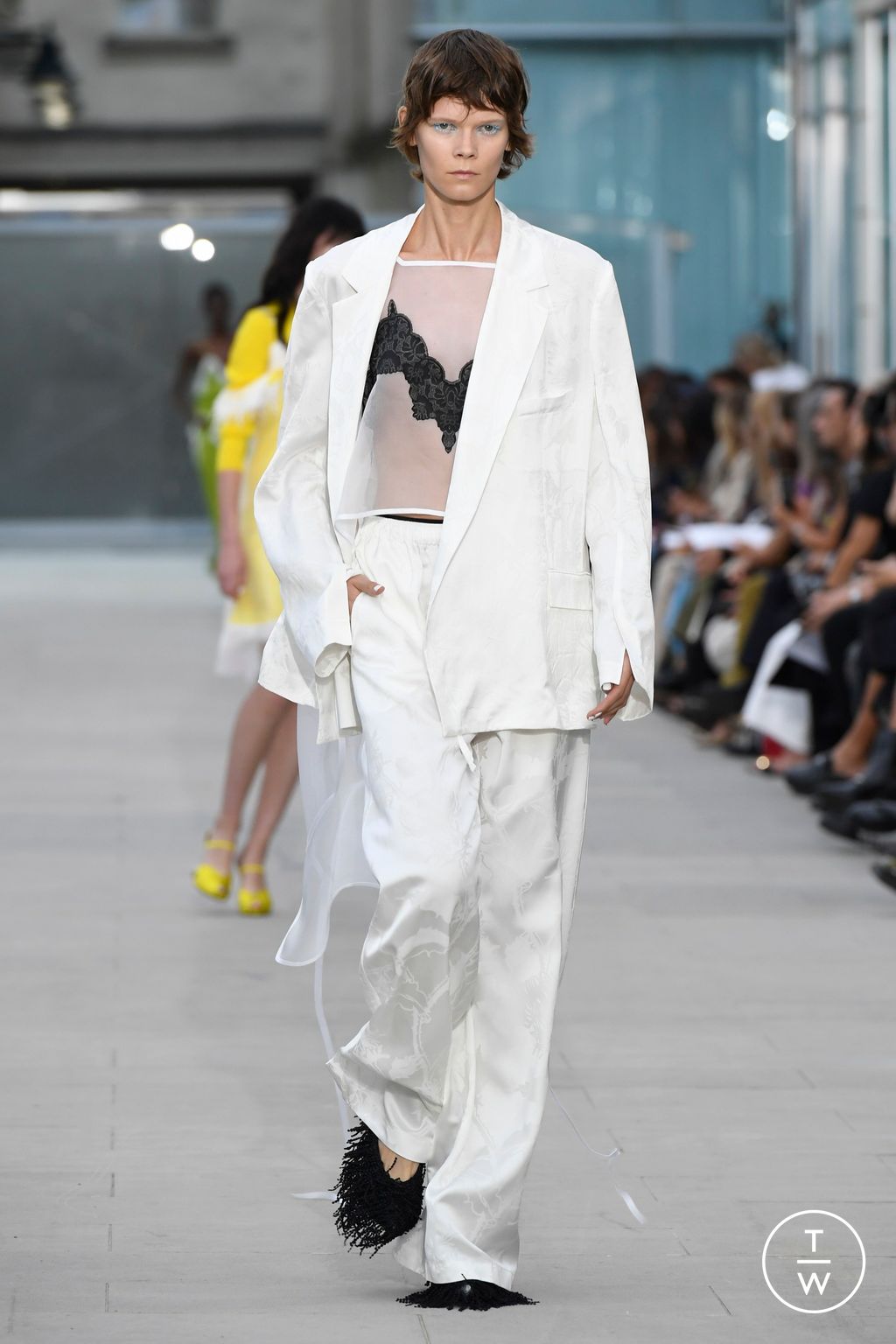Fashion Week Paris Spring/Summer 2024 look 19 from the AZ Factory collection 女装